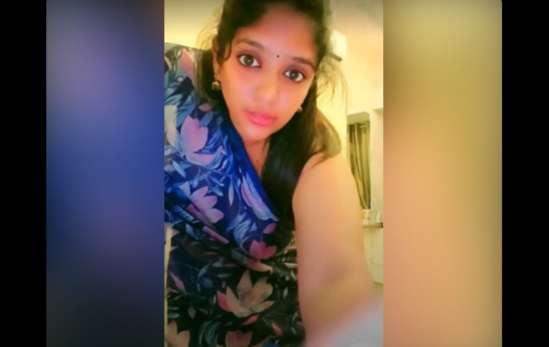 Telugu Milf Anu Nude XXX Pressing Her Big Boobs And Shaking Her Huge Ass On Live Cam Show