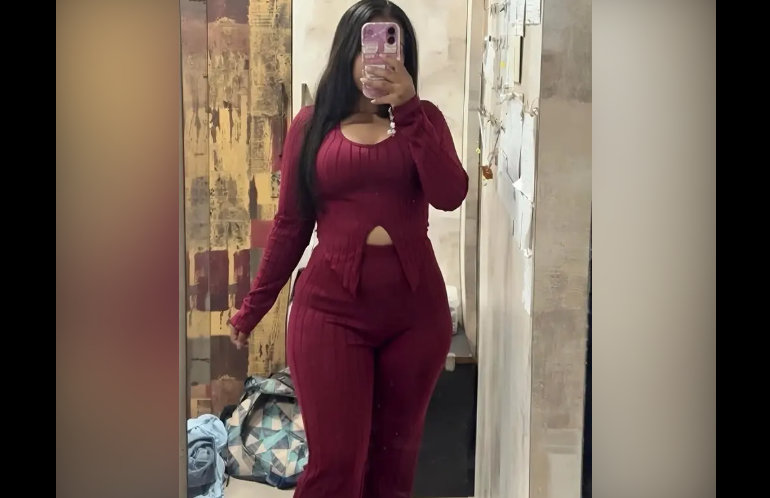 Aradhya Anand Nude XXX Viral Goes Topless & Teasing Hot Tits with Roses