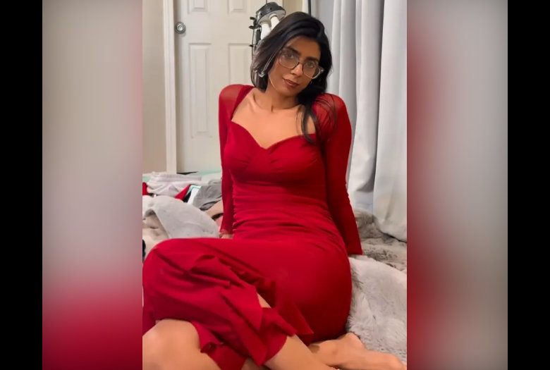 Aqsa Pervaiz Nude XXX Leaked Teasing Tight Boobs, Spreading Hot Pussy And Asshole Video