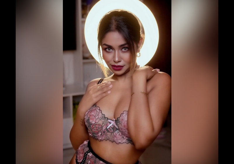 Instagram Model Survi Modal Nude XXX Leaked Trending Hot Shower & Pussy Rubbing Clip