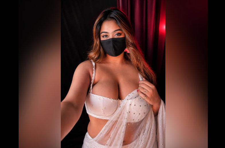 Hot Indian Desi Milf nude xxx leaked Shows her Massive Tits Live on Cam