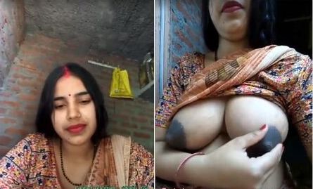 Village Bhabhi Ananya Bahl nude xxx leaked big boobs tease on Cam Show