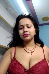 Bhabhi no-1 nude xxx leaked teasing big tits & ass on Strip chat live